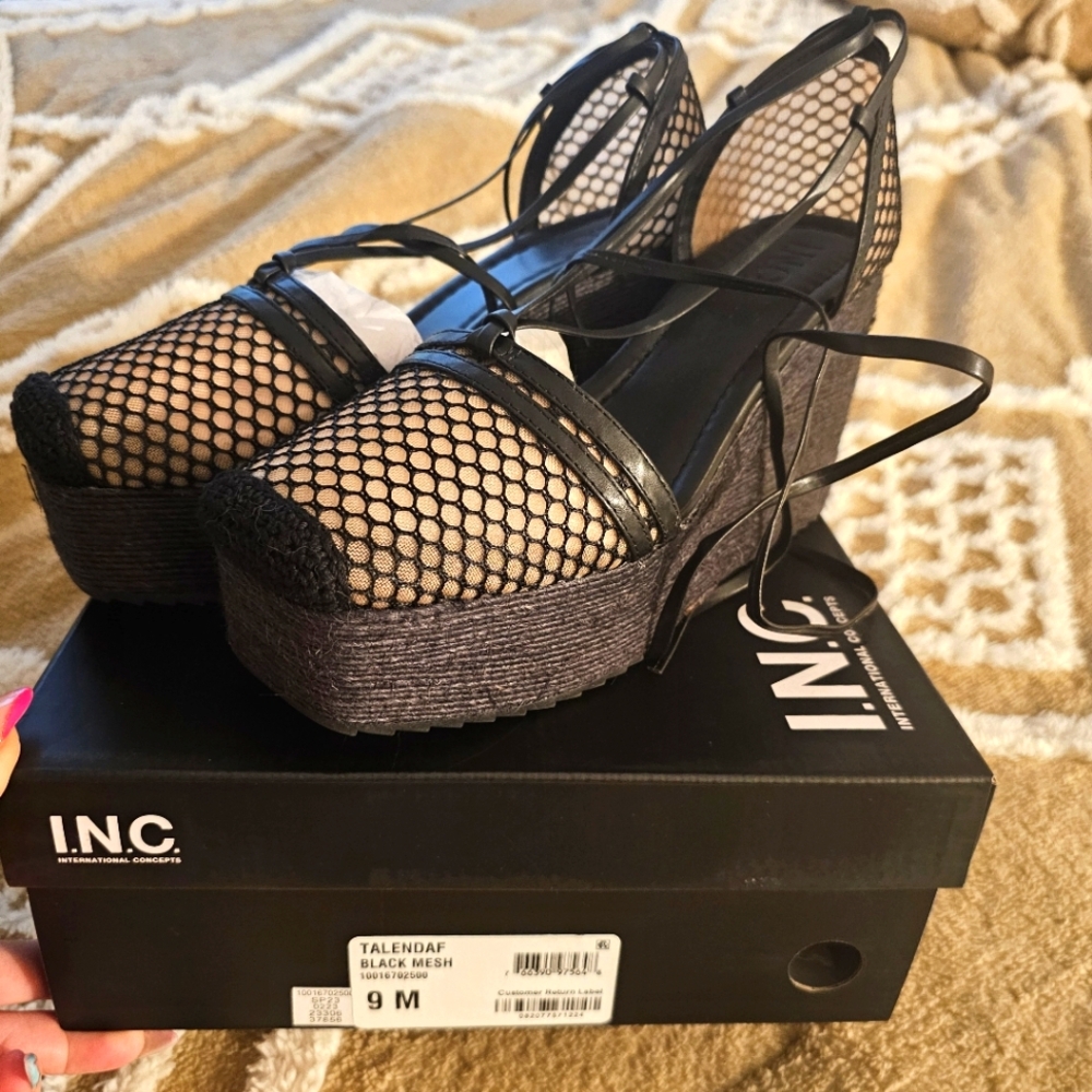 Women's Shoes Size 9